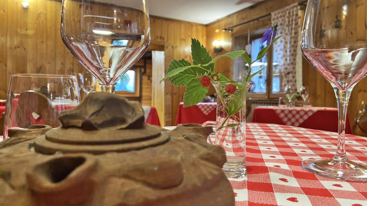 Locanda Ristorante Bar Del Lago Chamois Exterior photo